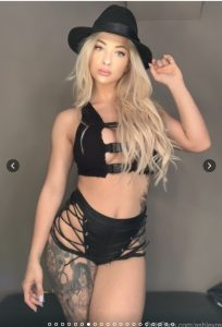 Ashley Resch Onlyfans Nude Photos