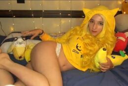 AftynRose ASMR Bananya Kittycat eating Bananas August Video