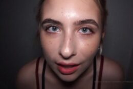 Lina Beana ASMR Onlyfans Kisses & Touching