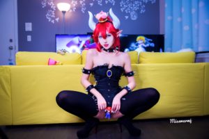 MissWarmJ Lewd Cosplay