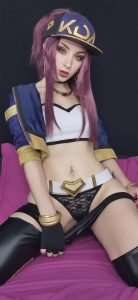 ShiroKitsune Nude Akali Cosplay