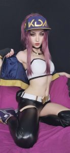 ShiroKitsune Nude Akali Cosplay