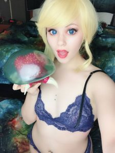 Blackberry Samus Cosplay