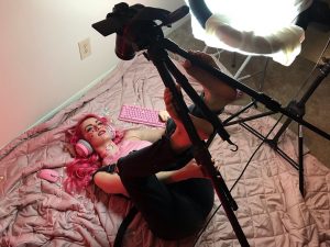 Pokket Patreon Lingerie Twitch Streamer