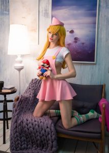 Tniwe Princess Peach Photoshoot