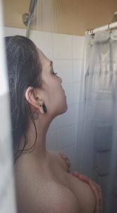 April Hylia akaWaifu Onlyfans Bathing Leaked Porn Photos