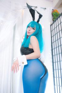 ItsRoxyCos Bulma Cosplay