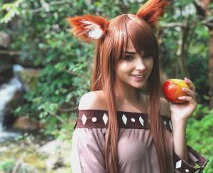 Kttn Cosplay Holo