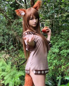 Kttn Cosplay Holo