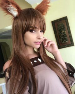 Kttn Cosplay Holo