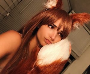 Kttn Cosplay Holo