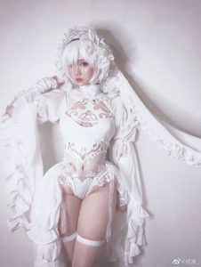 Cosplay Kawaii 2B in White Cosplay In Nier Automata