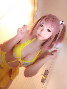 Nikumikyo Honoka in Yellow Bikini Photos