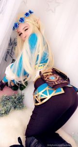 Belle Delphine Princess Zelda